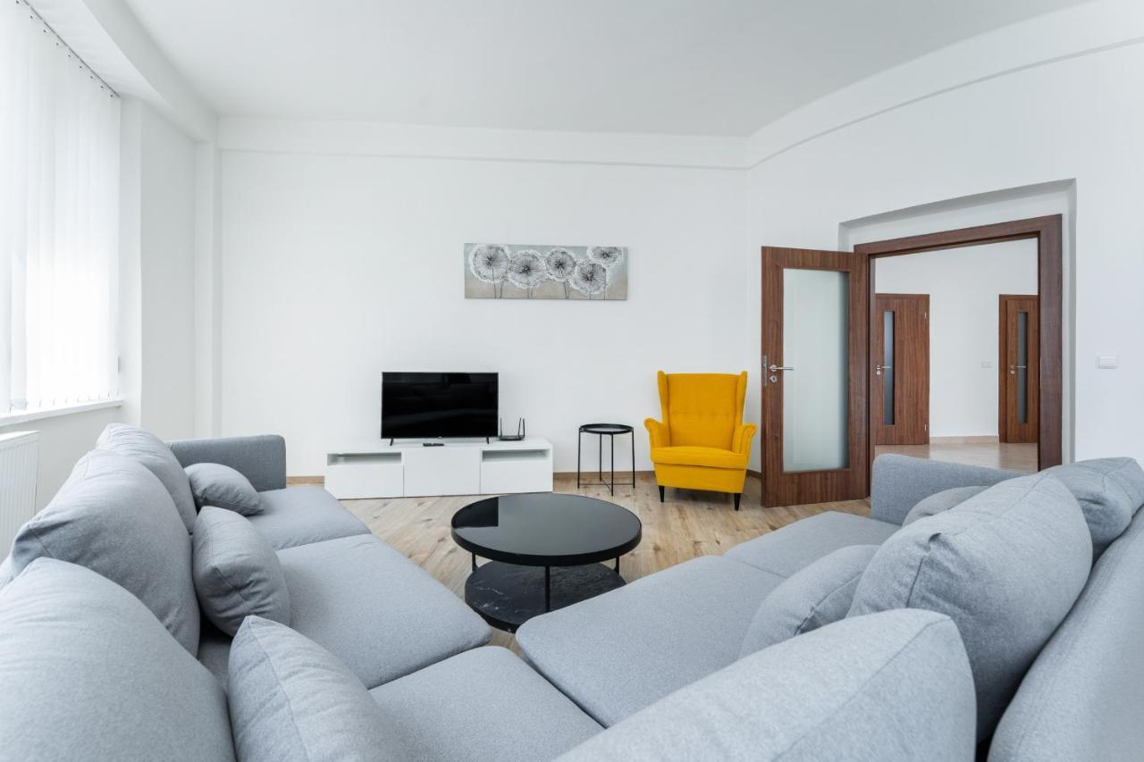 Apartman Riegrovo Namesti 波杰布拉迪 外观 照片