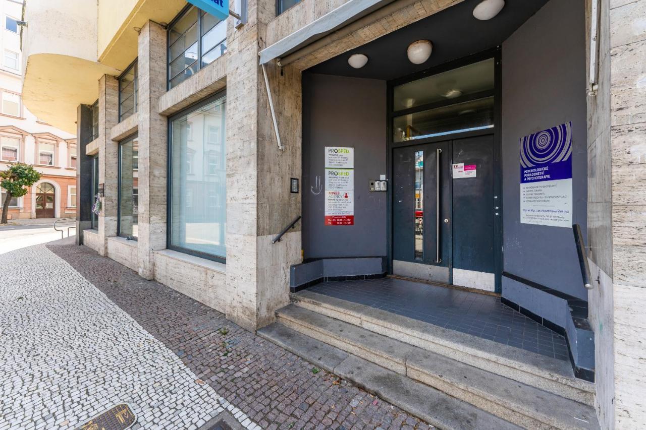 Apartman Riegrovo Namesti 波杰布拉迪 外观 照片
