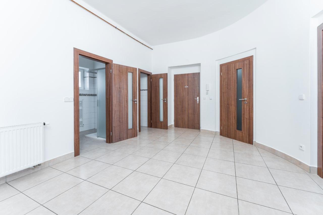 Apartman Riegrovo Namesti 波杰布拉迪 外观 照片