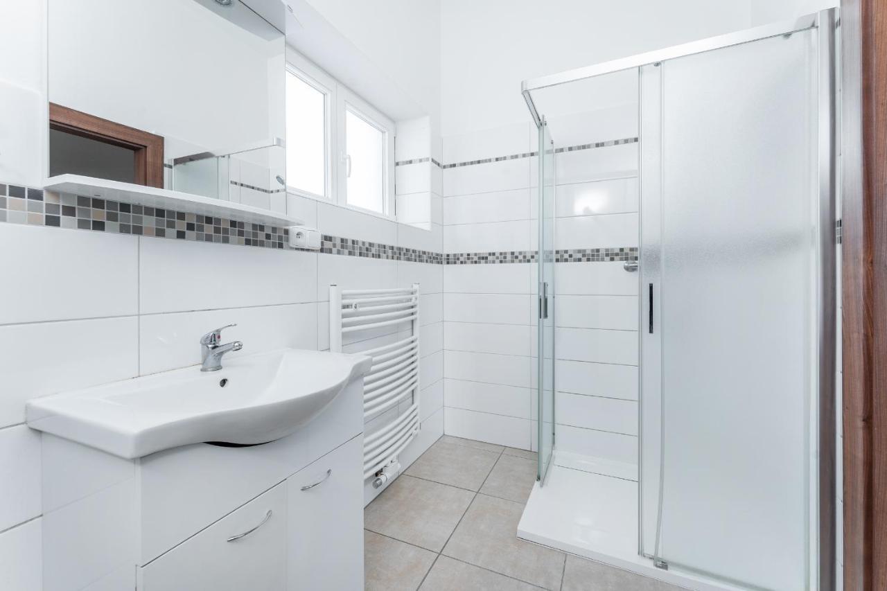 Apartman Riegrovo Namesti 波杰布拉迪 外观 照片