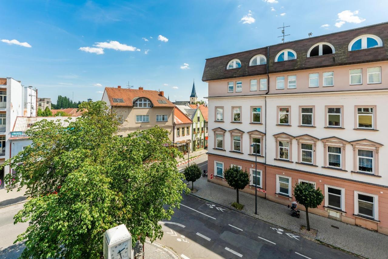 Apartman Riegrovo Namesti 波杰布拉迪 外观 照片
